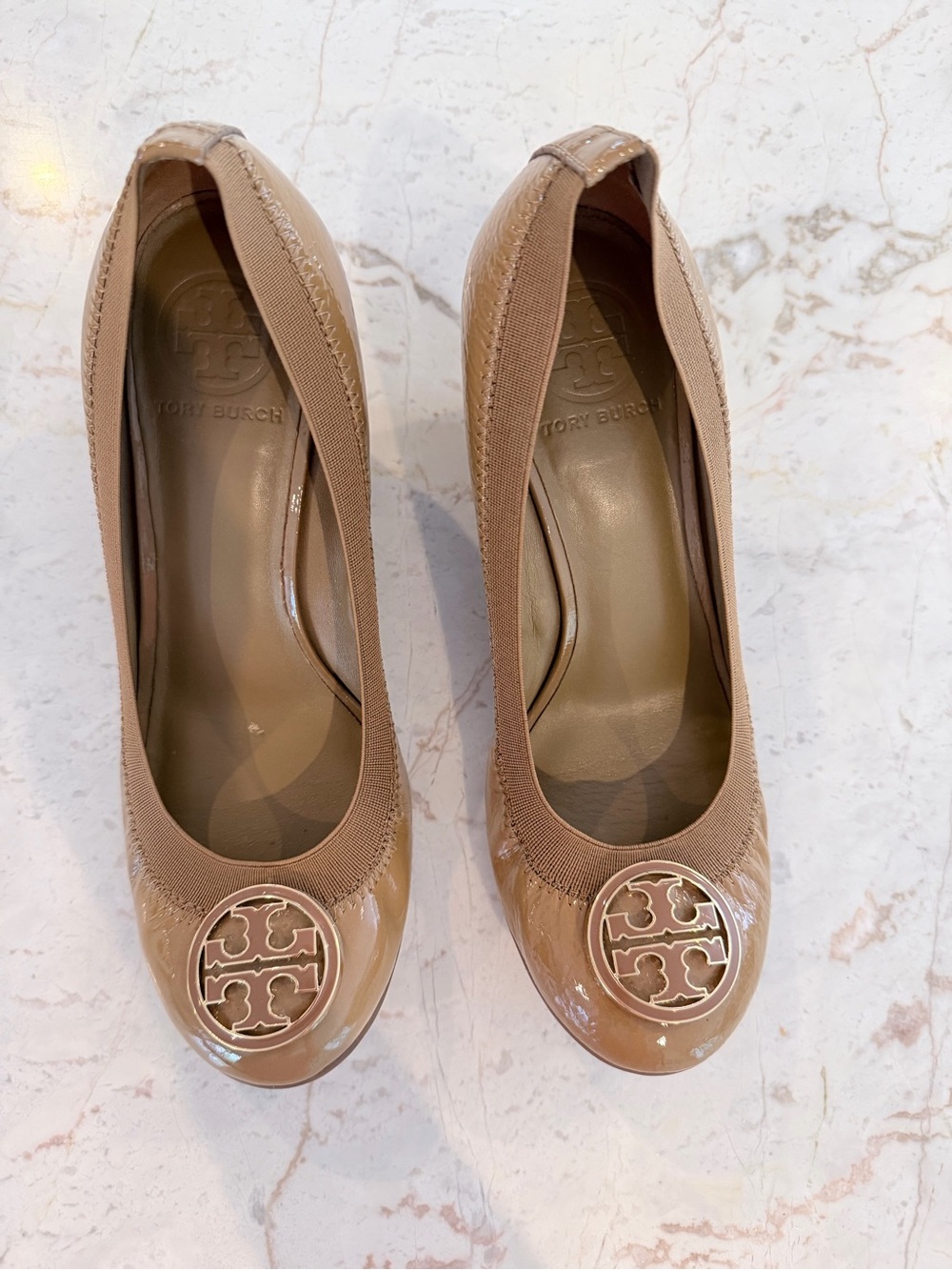 Tory Burch Beige Patent Leather Logo Wedges